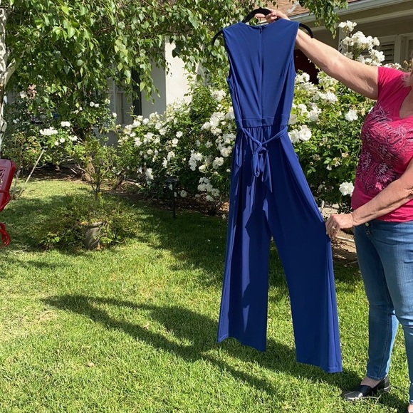 Vince Camuto jumpsuit with great pockets and tie on waist. Zipper in bac… - Picture 7 of 14